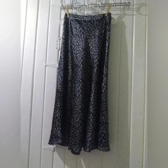 sincerely jules long leopard skirt-small NWOT - Picture 1 of 6